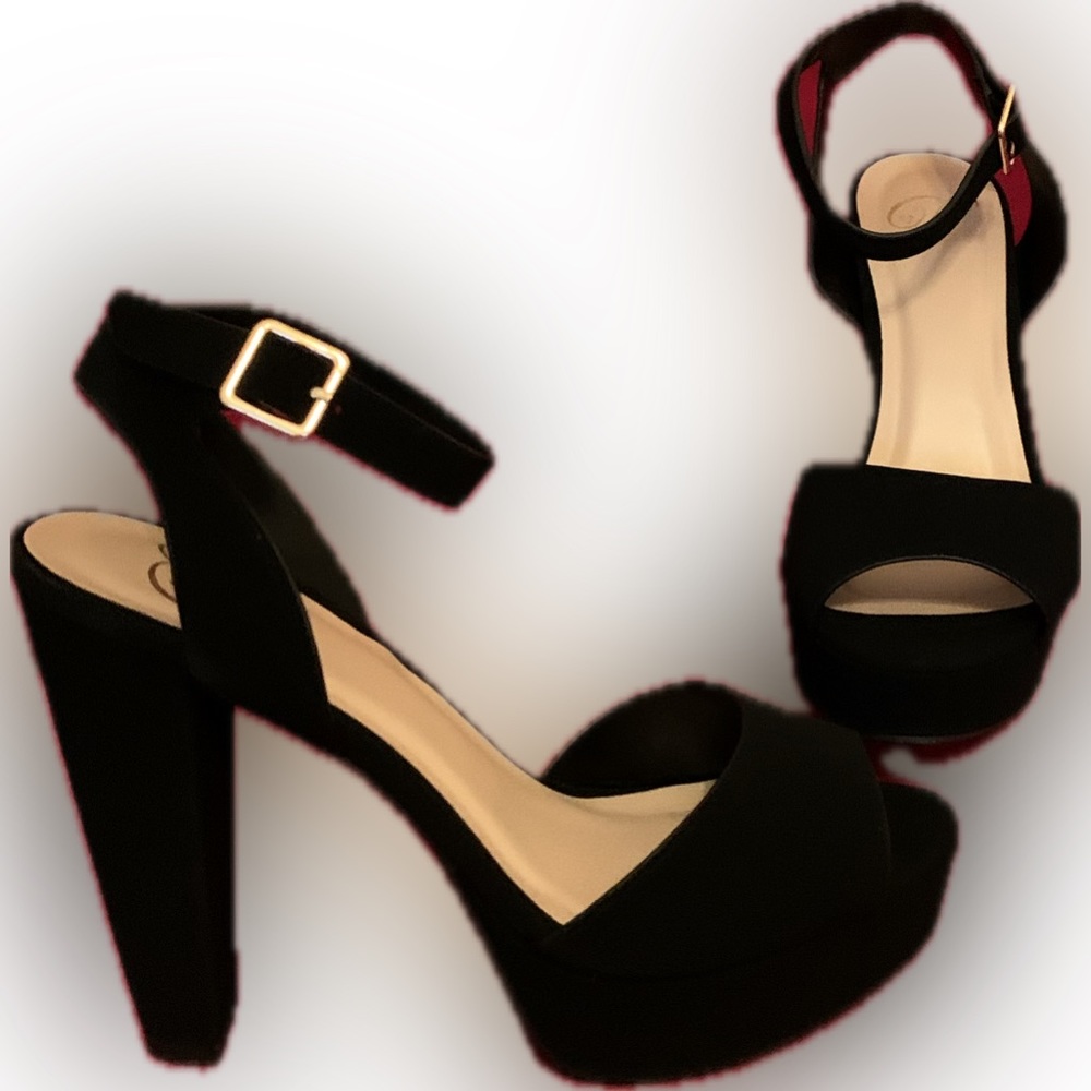 My Delicious Shoes, women platform chunky heeled sandals size 8M, Black peep toe